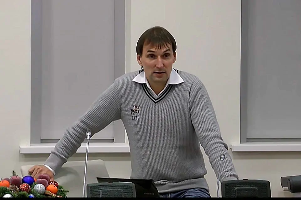 александр резвяков биография