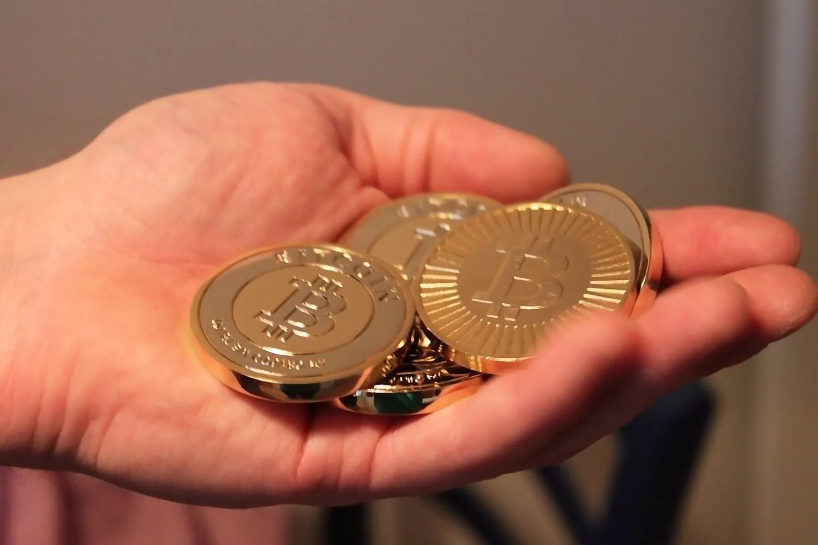 Как продать биткоины